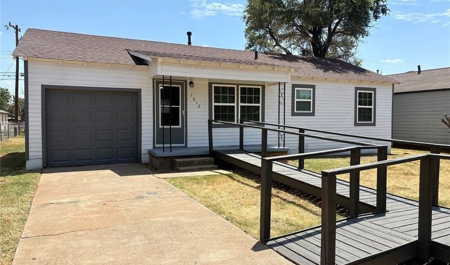 1012 N York St, Altus, OK 73521 - 3 Beds, 1 Bath