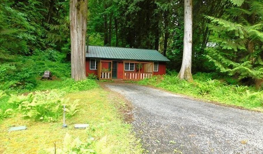 9864 BEACH Dr, Birkenfeld, OR 97016 - 3 Beds, 1 Bath