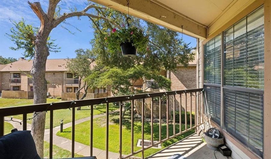 16301 Ledgemont Ln 281, Addison, TX 75001 - 2 Beds, 2 Bath