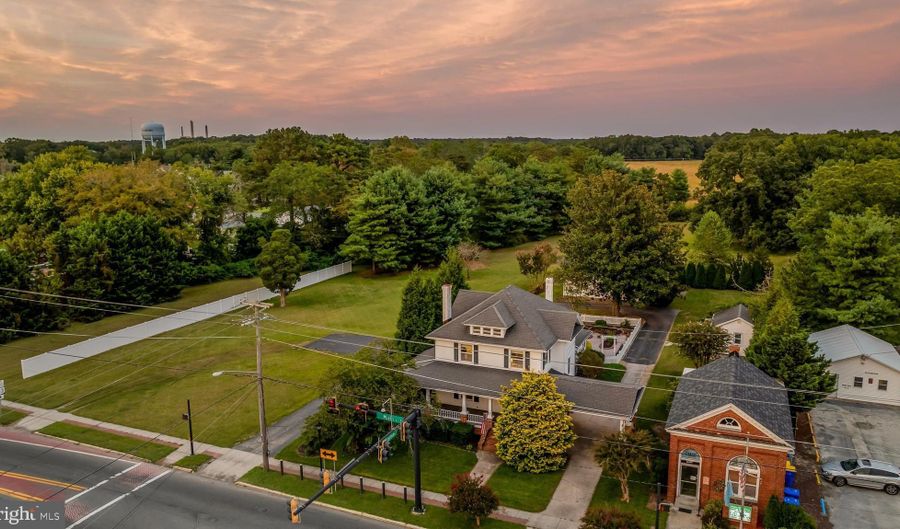 33140 MAIN St, Dagsboro, DE 19939 - 4 Beds, 2 Bath