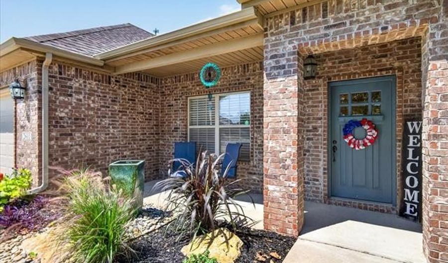 2611 Churchill Dr, Bartlesville, OK 74006 - 4 Beds, 2 Bath