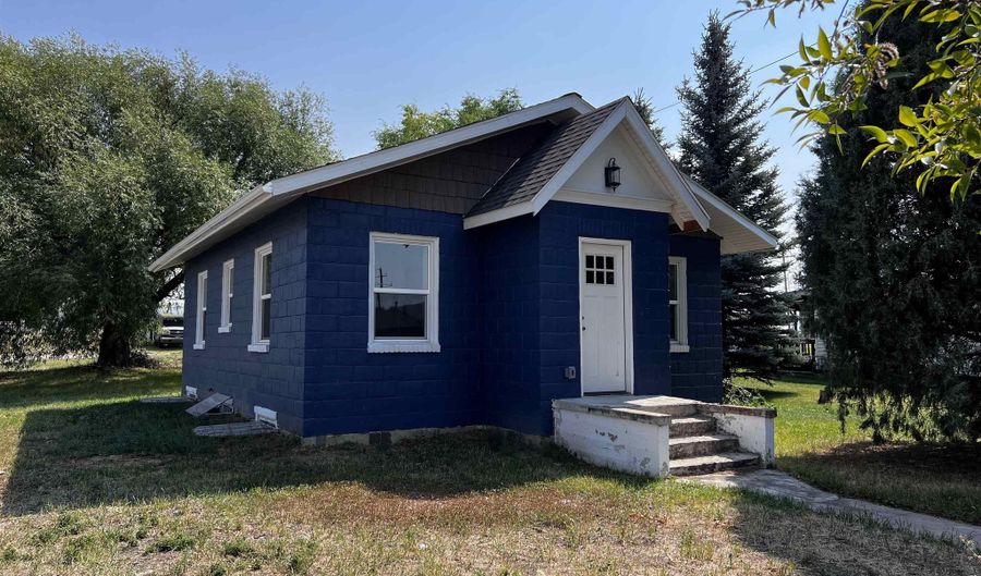 275 S Main St, Bancroft, ID 83217 - 5 Beds, 2 Bath