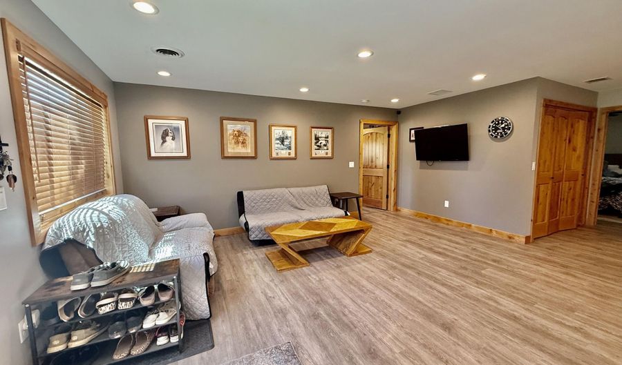 379540 N Shore Dr, Aberdeen, SD 57401 - 3 Beds, 2 Bath
