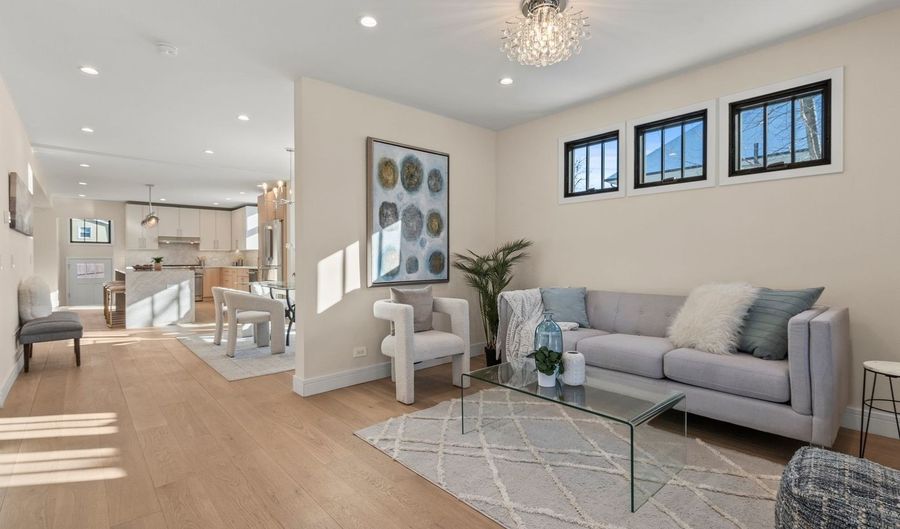 415 N Haddow Ave, Arlington Heights, IL 60004 - 4 Beds, 4 Bath