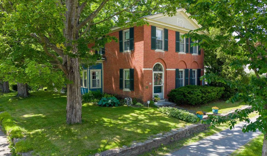 76 Main St, Charlestown, NH 03603 - 5 Beds, 3 Bath