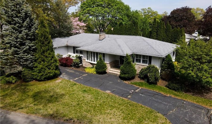 5 Colony Dr, Johnston, RI 02919 - 3 Beds, 3 Bath