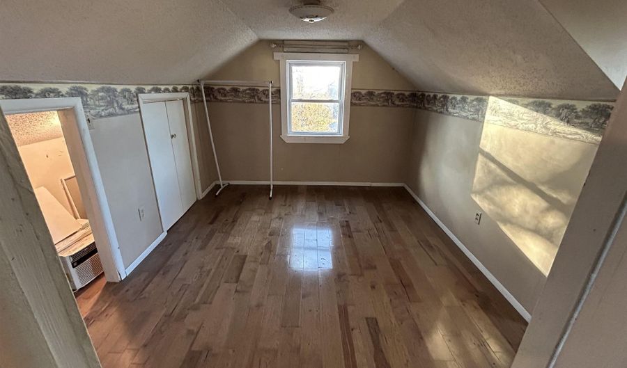 2483 County Road 314, Alton, MO 65606 - 5 Beds, 2 Bath