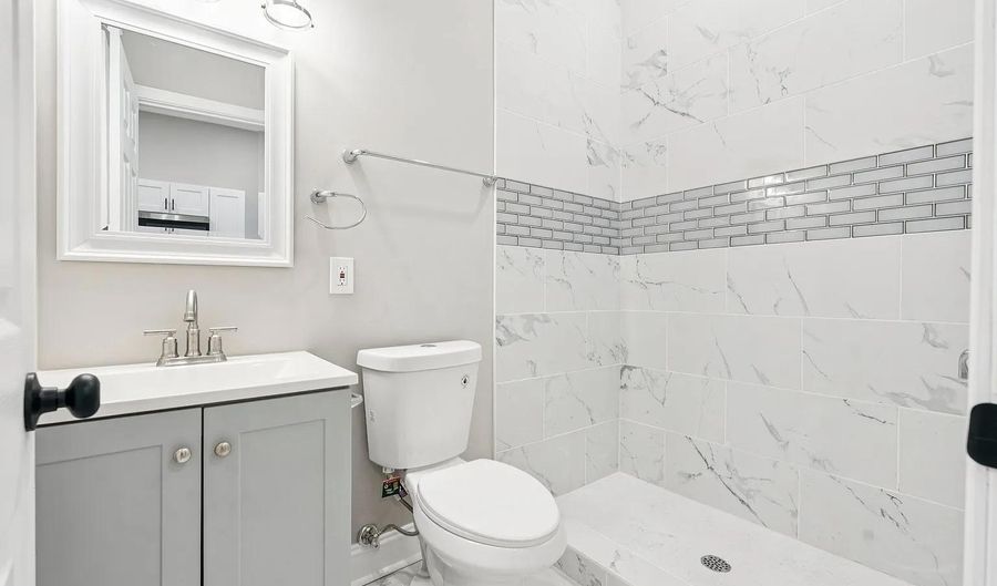 916 N ARLINGTON Ave 3, Baltimore, MD 21217 - 0 Beds, 1 Bath