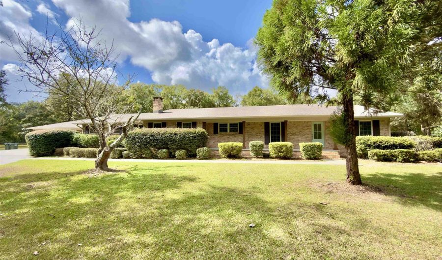 40855 Quinley Ln, Bay Minette, AL 36507 - 4 Beds, 3 Bath