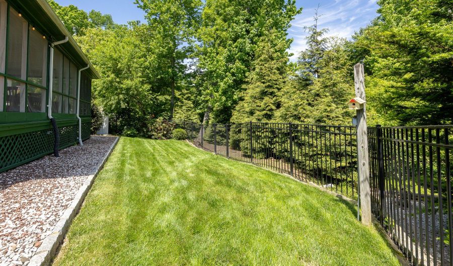 754 Rustic Ln, Cheshire, CT 06410 - 3 Beds, 3 Bath