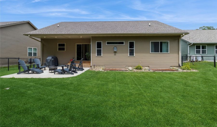 1705 Court St, Adel, IA 50003 - 4 Beds, 3 Bath