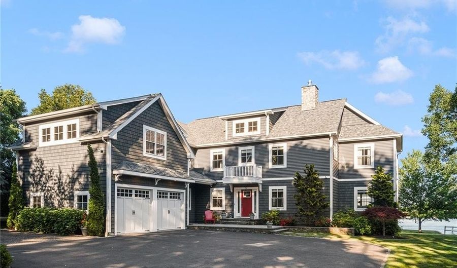 5 Hampden St, Barrington, RI 02806 - 4 Beds, 4 Bath