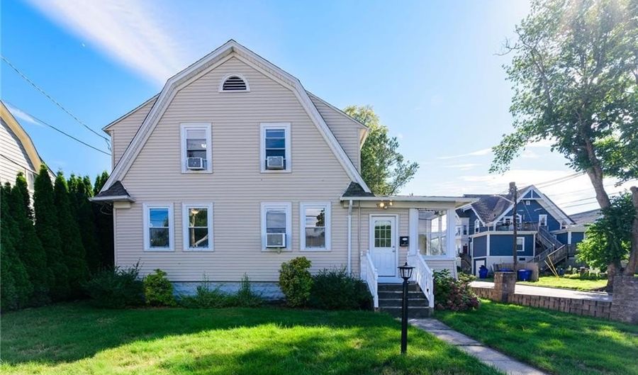 97 Williams Ave, East Providence, RI 02914 - 3 Beds, 3 Bath