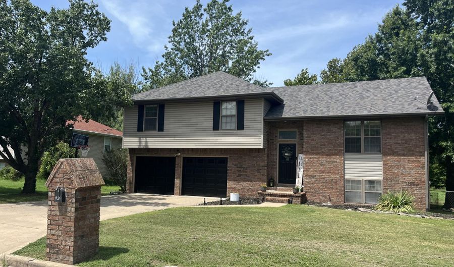 829 Rosemary Ave, Aurora, MO 65605 - 3 Beds, 3 Bath