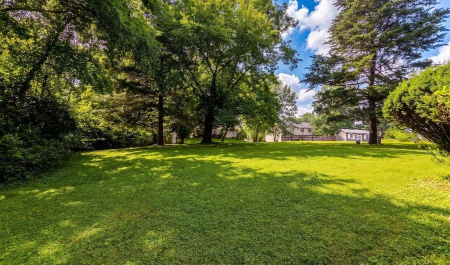 1375 Washington Cir, Anderson Twp., OH 45255 - 3 Beds, 2 Bath