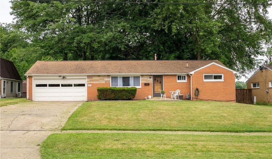 121 Florence Ave, Alliance, OH 44601 - 3 Beds, 1 Bath