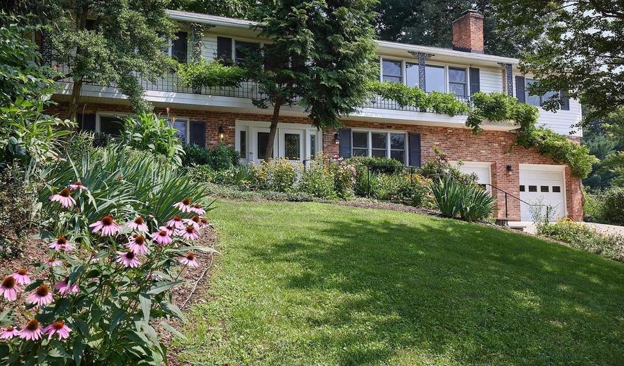 3615 38TH St N, Arlington, VA 22207 - 4 Beds, 3 Bath
