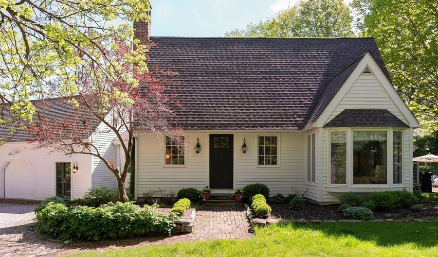 8 Twixt Rd, Cornwall, CT 06753 - 3 Beds, 4 Bath
