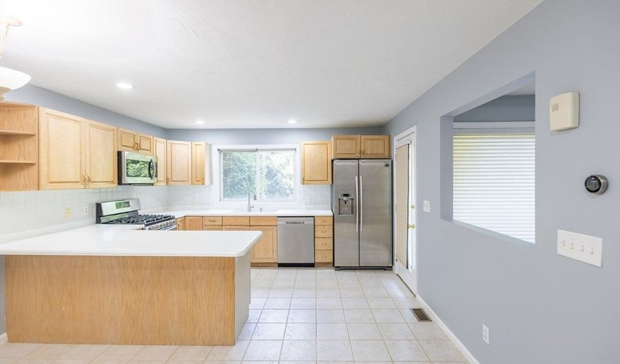 445 Captain Eames Cir 445, Ashland, MA 01721 - 2 Beds, 3 Bath