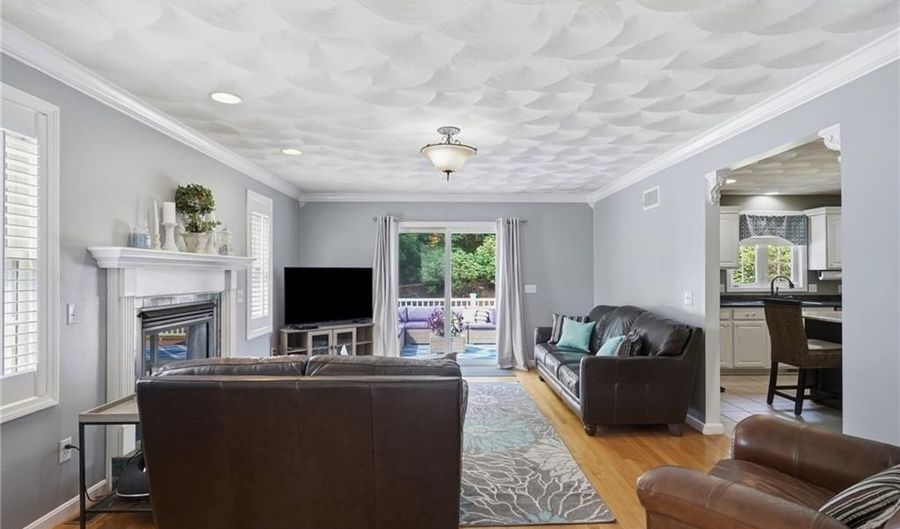 23 BERNON Dr, Lincoln, RI 02865 - 4 Beds, 4 Bath