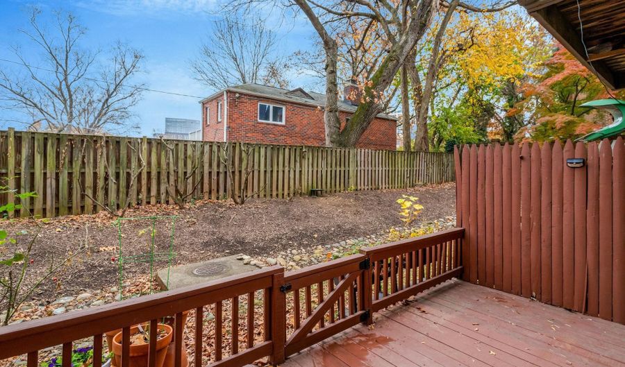 2101 N ROLFE St C, Arlington, VA 22209 - 3 Beds, 3 Bath