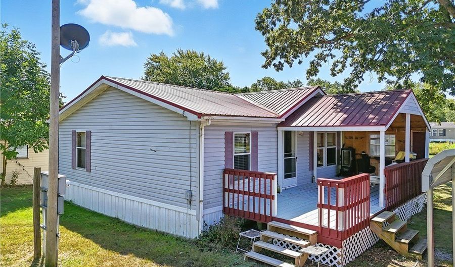 24 Silver Pond Dr, Apple Creek, OH 44606 - 3 Beds, 2 Bath