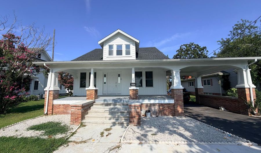 1004 WEST St, Laurel, DE 19956 - 5 Beds, 3 Bath