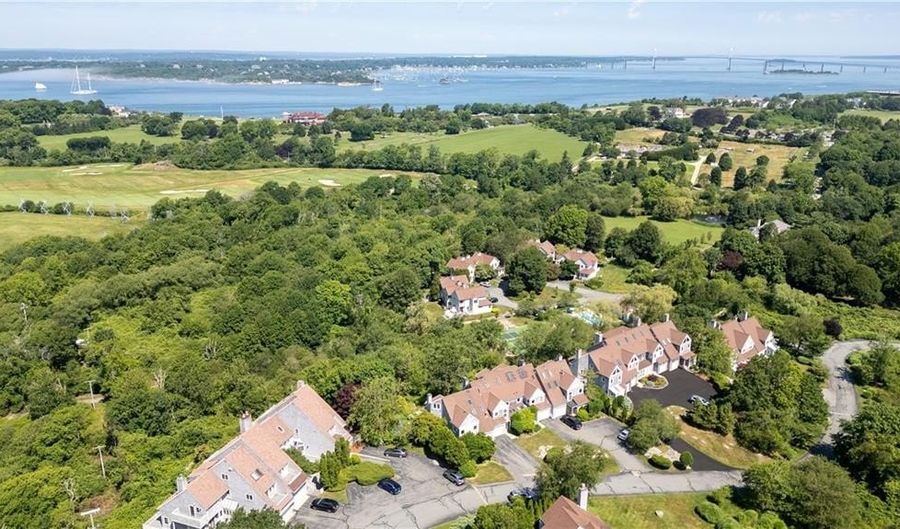 15 Hammersmith Rd #14, Newport, RI 02840 - 3 Beds, 3 Bath