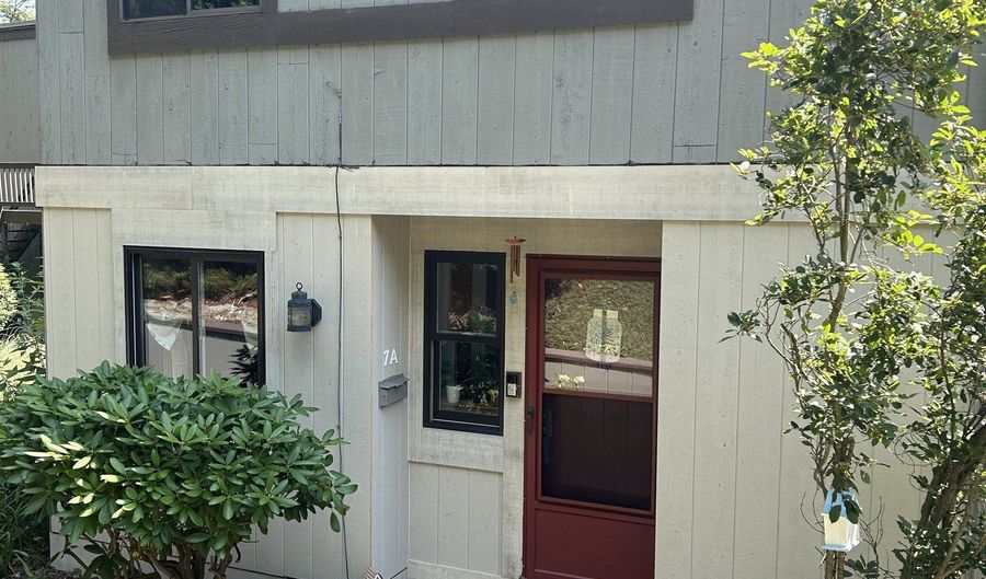 7 Harbour Vlg A, Branford, CT 06405 - 2 Beds, 3 Bath