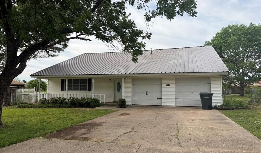20 NW 15th Ave, Ardmore, OK 73401 - 3 Beds, 2 Bath