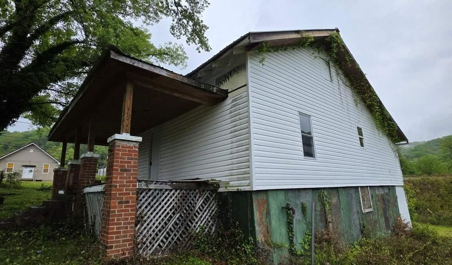 105 Highland Ave, Appalachia, VA 24216 - 3 Beds, 2 Bath