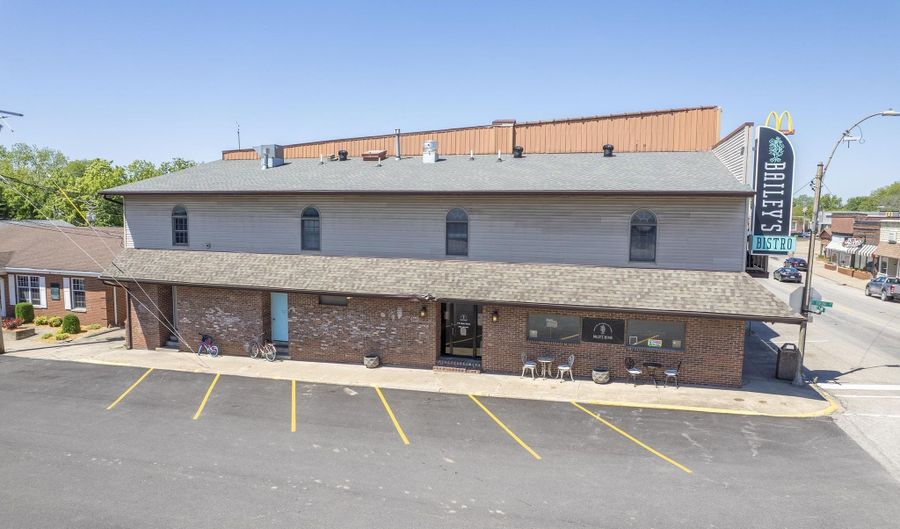 1 W Main St, Albion, IL 62806 - 0 Beds, 0 Bath
