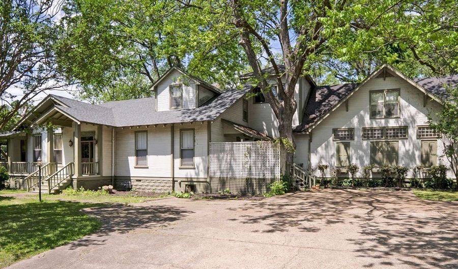 197 West, Batesville, MS 38606 - 4 Beds, 4 Bath