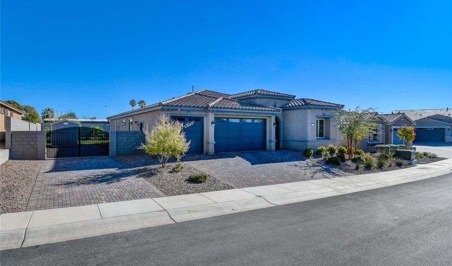 1429 Cattail Falls St, Boulder City, NV 89005 - 4 Beds, 3 Bath