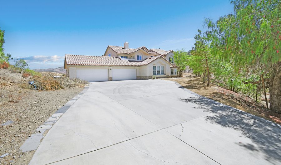 34710 Caprock Rd, Santa Clarita, CA 91390 - 4 Beds, 5 Bath