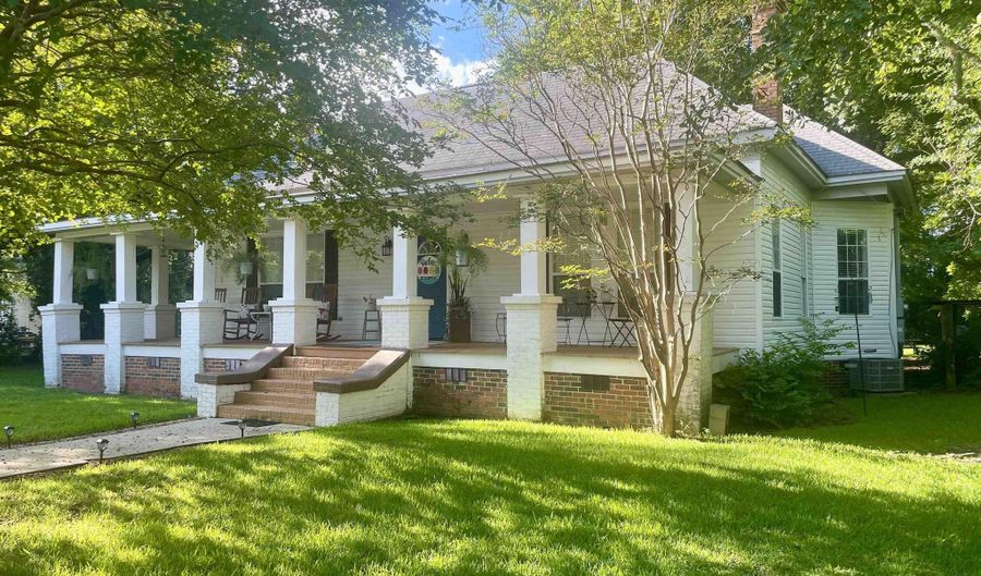 325 E Horner St, Atmore, AL 36502 - 3 Beds, 2 Bath