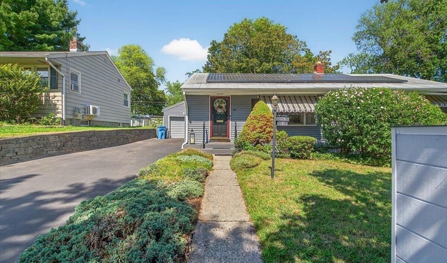 60 Clermont St, Albany, NY 12203 - 2 Beds, 1 Bath
