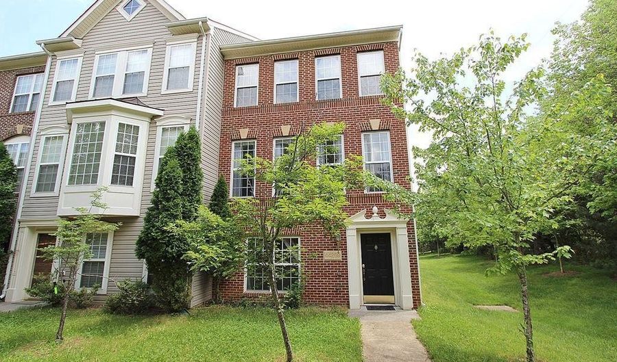 44269 CORNISH Ln, Ashburn, VA 20147 - 3 Beds, 3 Bath