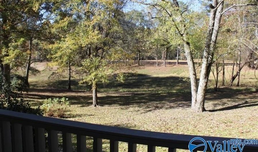 1011 9th St NW, Arab, AL 35016 - 3 Beds, 1 Bath