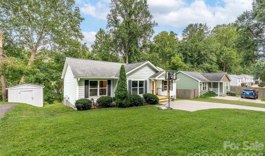 102 Iris St, Asheville, NC 28803 - 3 Beds, 2 Bath