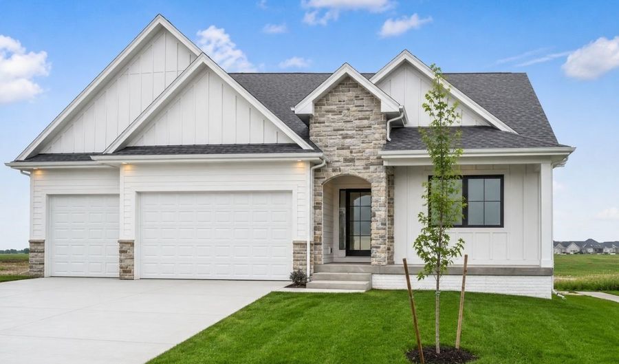 4395 3rd Ave SE, Altoona, IA 50009 - 4 Beds, 3 Bath