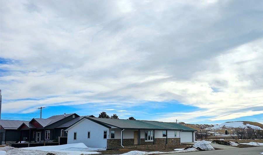 603 W 3rd Ave, Big Timber, MT 59011 - 3 Beds, 3 Bath