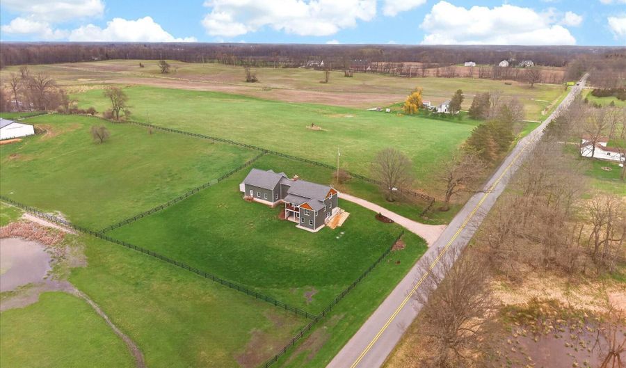 8977 2 Mile Rd NE, Ada, MI 49301 - 5 Beds, 3 Bath
