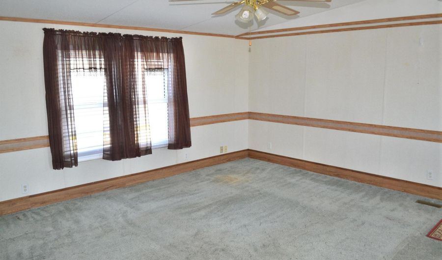 612 HIGH SIDE Trl, Cheyenne, WY 82007 - 3 Beds, 2 Bath