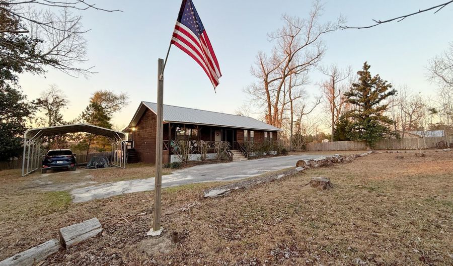 16570 NW Chipola Heights Rd, Altha, FL 32421 - 3 Beds, 2 Bath