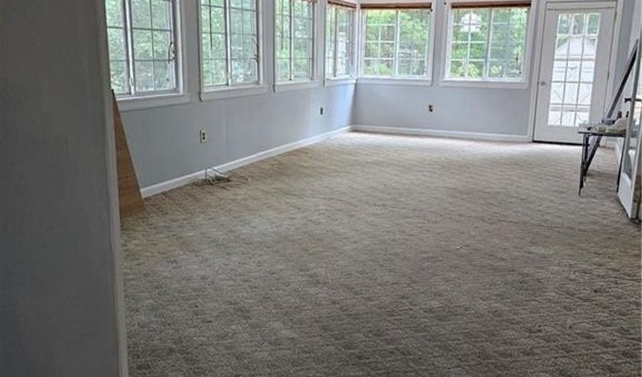 41 Park Ln, Coventry, RI 02816 - 2 Beds, 1 Bath