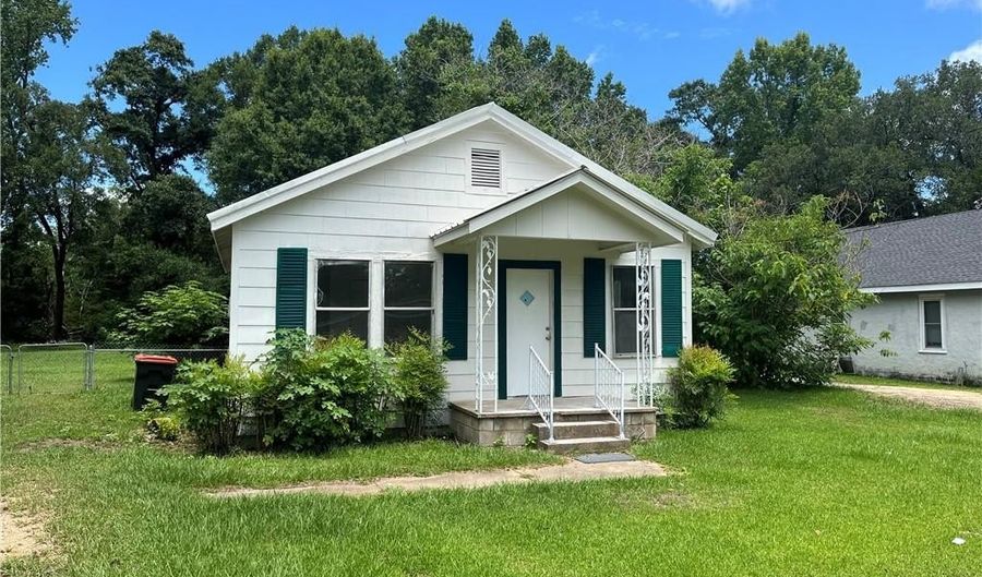 110 15th St W, Bay Minette, AL 36507 - 2 Beds, 1 Bath