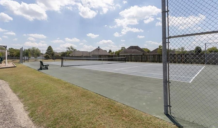 10542 Springtree Ave, Baton Rouge, LA 70810 - 3 Beds, 2 Bath