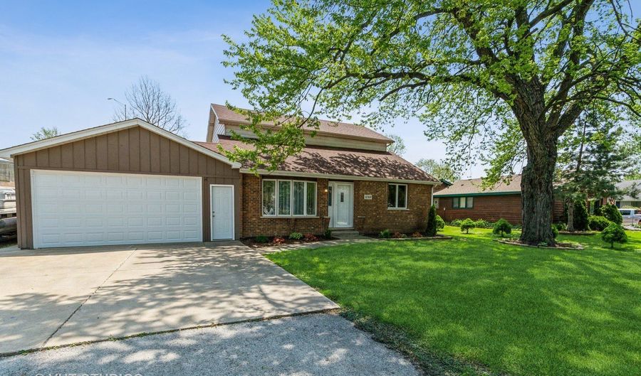 12769 S Loveland St, Alsip, IL 60803 - 4 Beds, 2 Bath