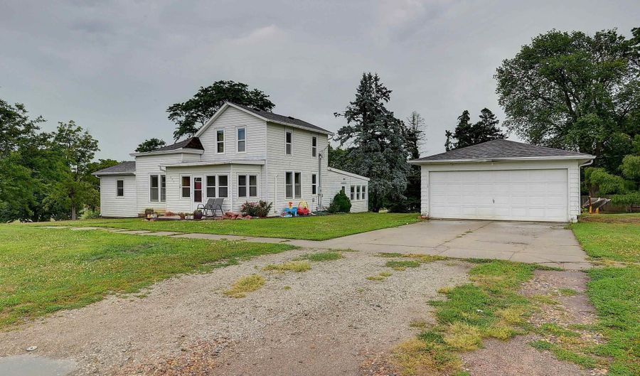 450 N 4 St, Arlington, NE 68002 - 3 Beds, 1 Bath